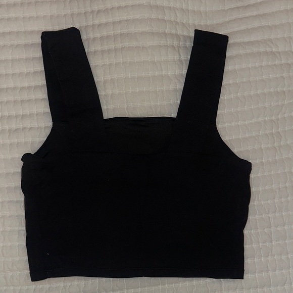 ALO Yoga Black Tank Top - Picture 2 of 3
